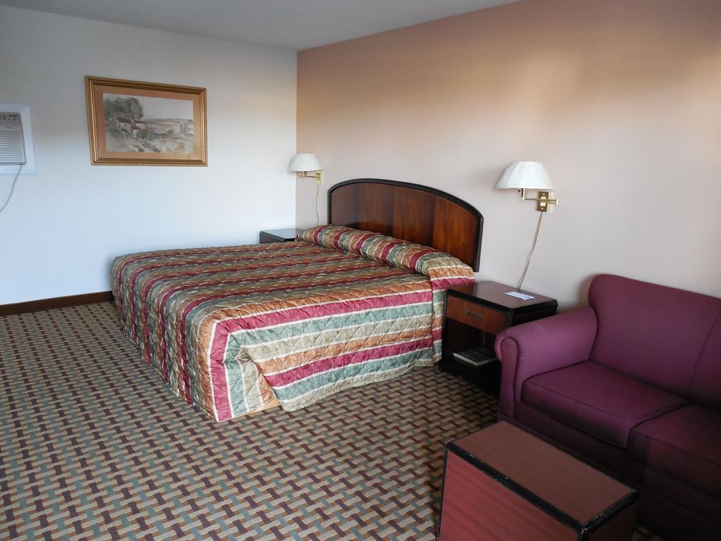 River Heights Motel Crump Room photo